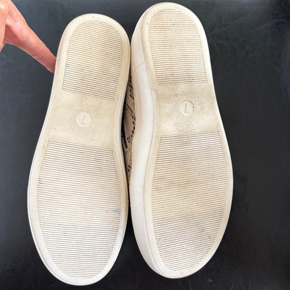 A New Day Beige Snakeskin Sneakers. Size 7 - Picture 4 of 8